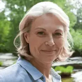 Linda Davis customer review describing her experience with better focus and steady movement